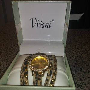 🌟Vivani Wrap Around Leopard Watch In Box🌟